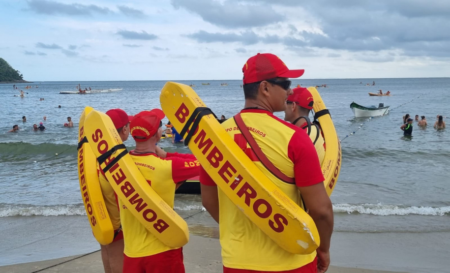 Bombeiros realizam 66,7 mil ações preventivas junto aos veranista