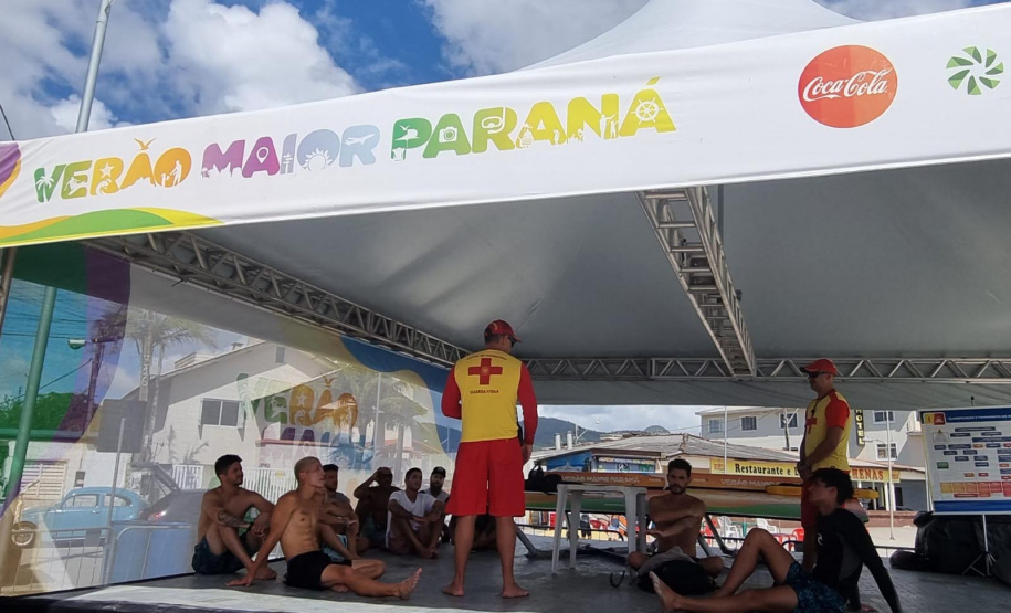 Corpo de Bombeiros inicia o curso Surf-Salva durante o Verão Maior Paraná