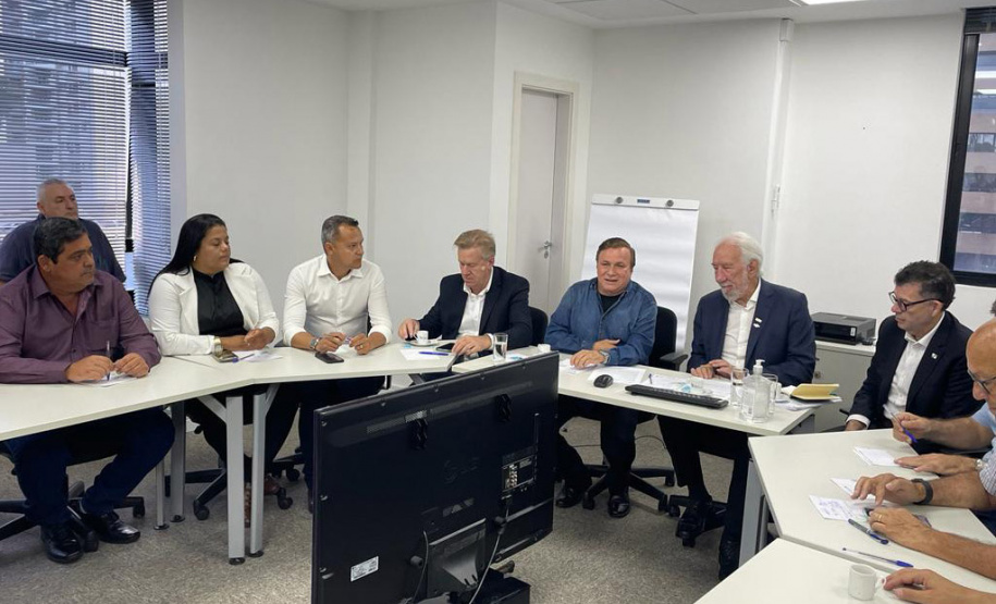 Governo busca solução para retomada das atividades de multinacional em Cambará