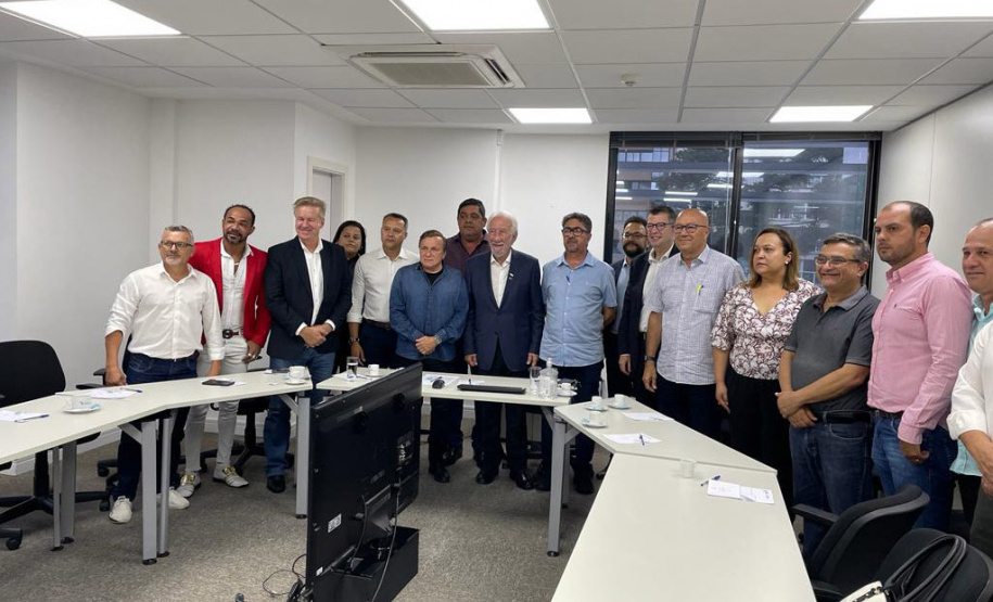 Governo busca solução para retomada das atividades de multinacional em Cambará