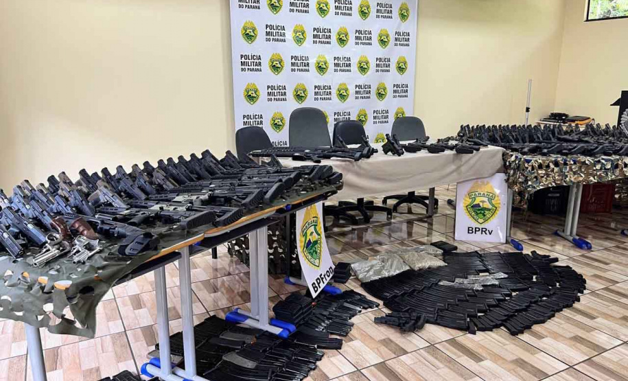 Polícia Militar apreende dois caminhões com 160 armas em Iporã e Perobal