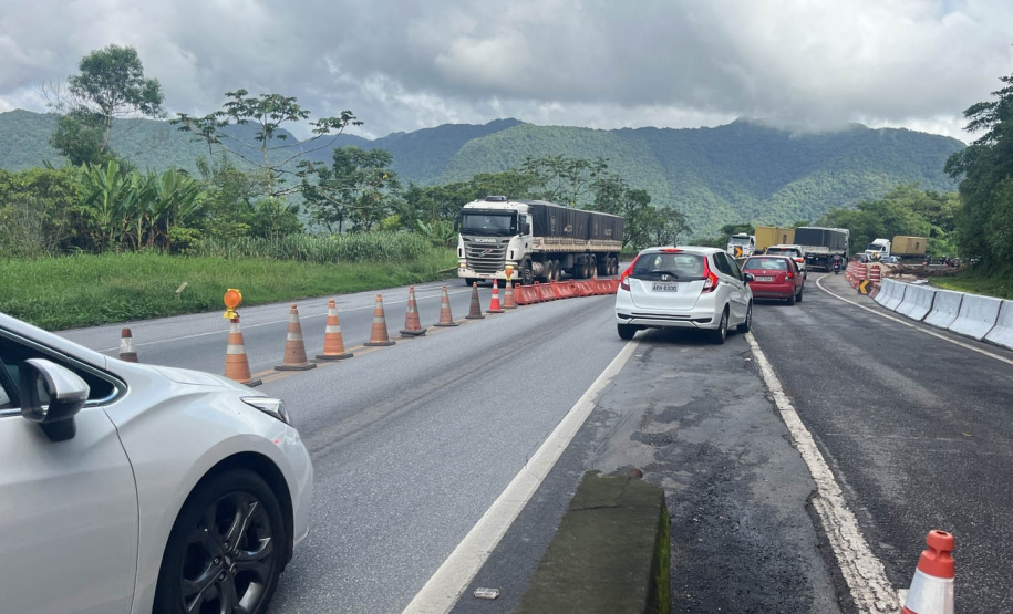 DER-PR retira guindaste da BR-277 para melhorar tráfego neste final de semana