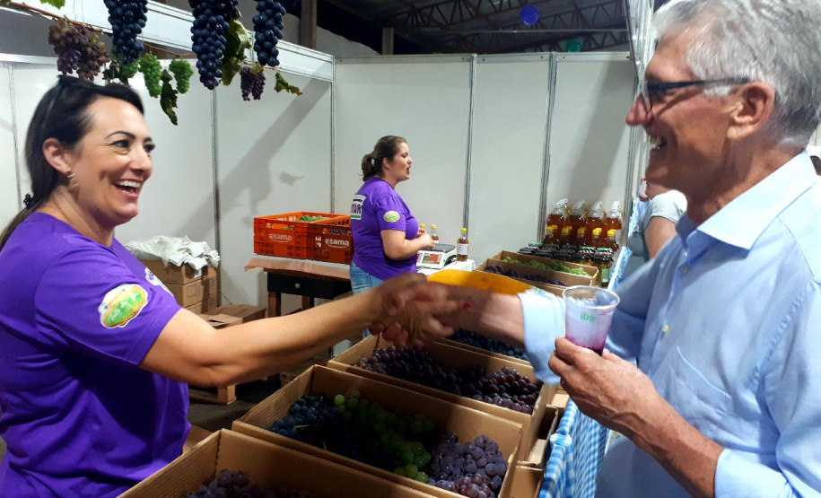 Com participação do Estado, Mariópolis promove a Festa da Uva