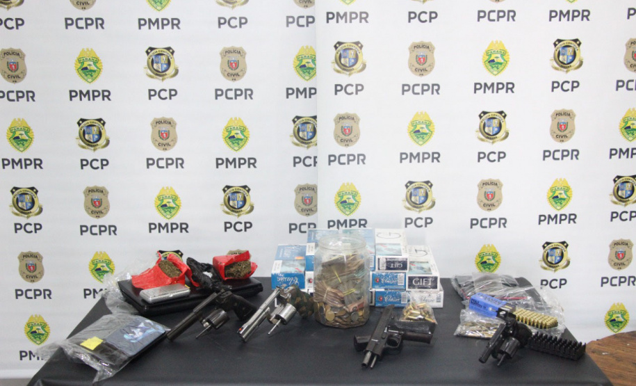 Forças de segurança prendem 14 pessoas em operação contra o tráfico em Pontal do Paraná -