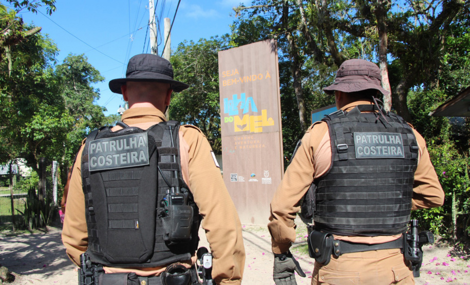 Policiamento na Ilha do Mel garante temporada mais tranquila aos moradores, comerciantes e turistas