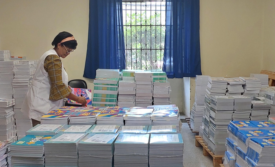 Colégios estaduais se preparam para volta às aulas, que acontece na próxima segunda-feira