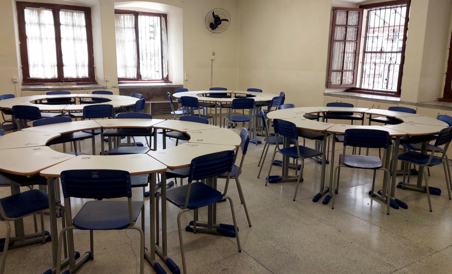 Colégios estaduais se preparam para volta às aulas, que acontece na próxima segunda-feira