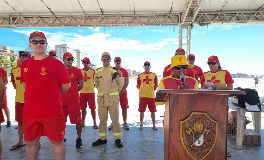 Corpo De Bombeiros forma novos Guarda-Vidas Civil durante o Verão Maior Paraná