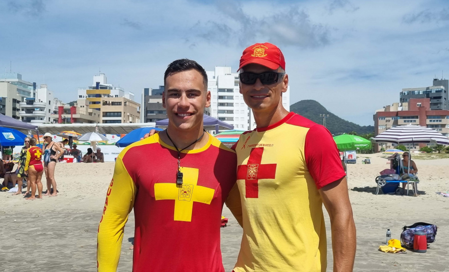 Corpo De Bombeiros forma novos Guarda-Vidas Civil durante o Verão Maior Paraná