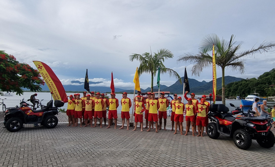 1 de 1.220 Corpo de Bombeiros forma nova turma de guarda-vidas militares no Li toral