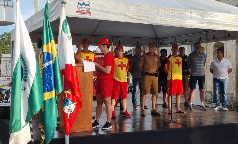 1 de 1.220 Corpo de Bombeiros forma nova turma de guarda-vidas militares no Li toral