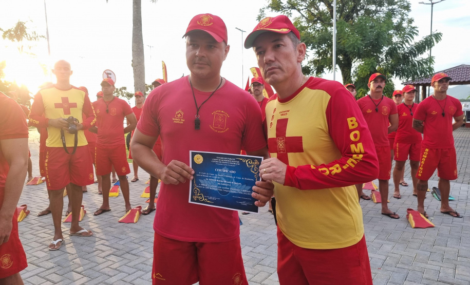 1 de 1.220 Corpo de Bombeiros forma nova turma de guarda-vidas militares no Li toral
