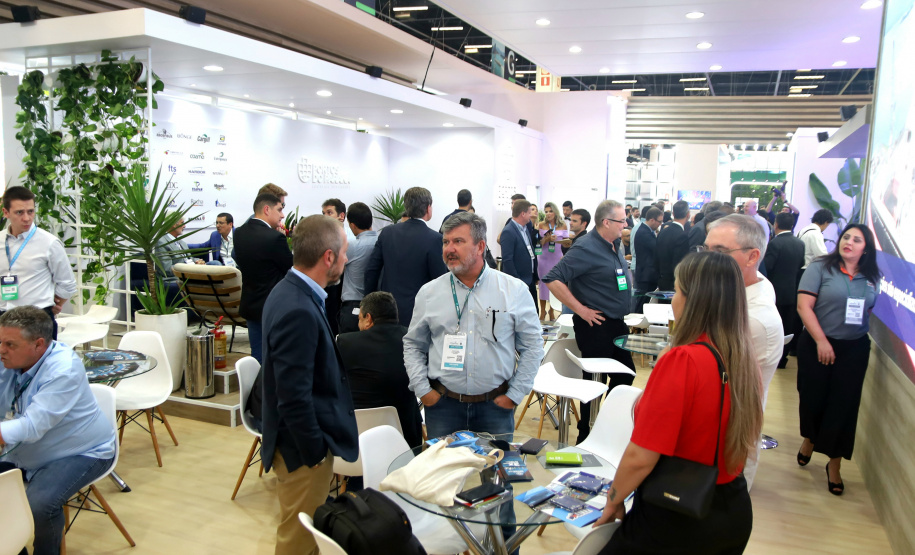 Portos do Paraná reúne 21 parceiros e mostra diferenciais na 27ª Intermodal