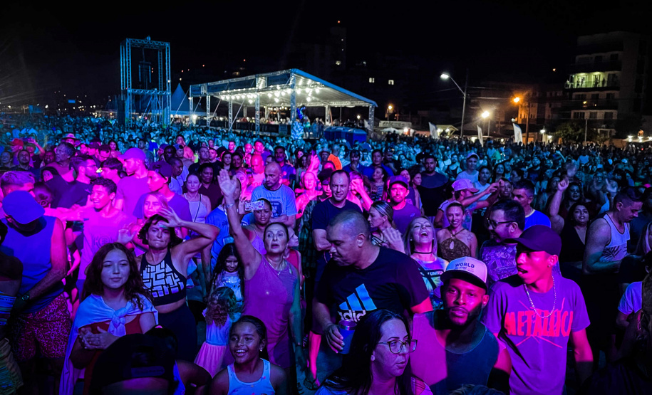 Após seis semanas, shows do Verão Maior Paraná terminam ao ritmo de Carnaval