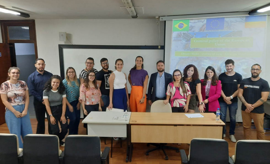 Dmytro está no Brasil desde agosto de 2022, desenvolvendo pesquisas no Centro de Ciências Sociais Aplicadas do Campus de Jacarezinho