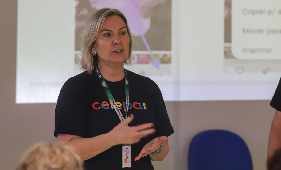 Curitiba, 08 de fevereiro de 2023 - Curso de smartfone para a terceira idade promovido pelo Celepar no Paraná Previdência.