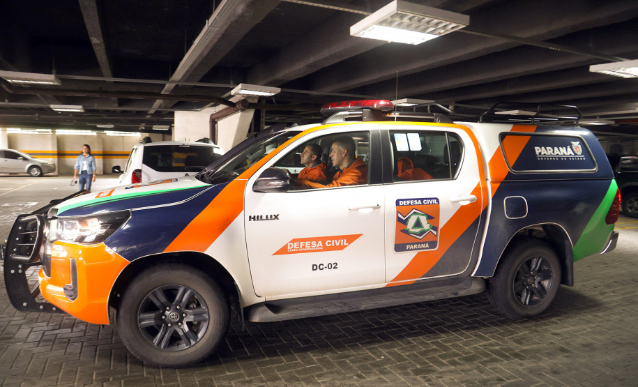 Equipe da Defesa Cvil do Paraná embarca para Sao Paulo para auxiliar na documentação dos municípios atingidos pelas chuvas durante o Carnaval. A equipe é composta pelo Major Daniel Lorenzetto, capitão Anderson Gomes das Neves e o cabo Silvio de Araujo Correa.