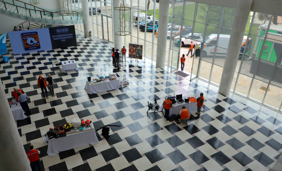 Exposição no Palácio Iguaçu comemora 50 anos da Defesa Civil do Paraná