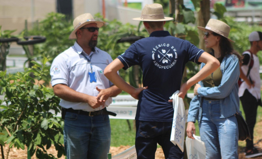 IDR-Paraná supera 200 mil atendimentos no Show Rural e fica ainda mais perto do produtor