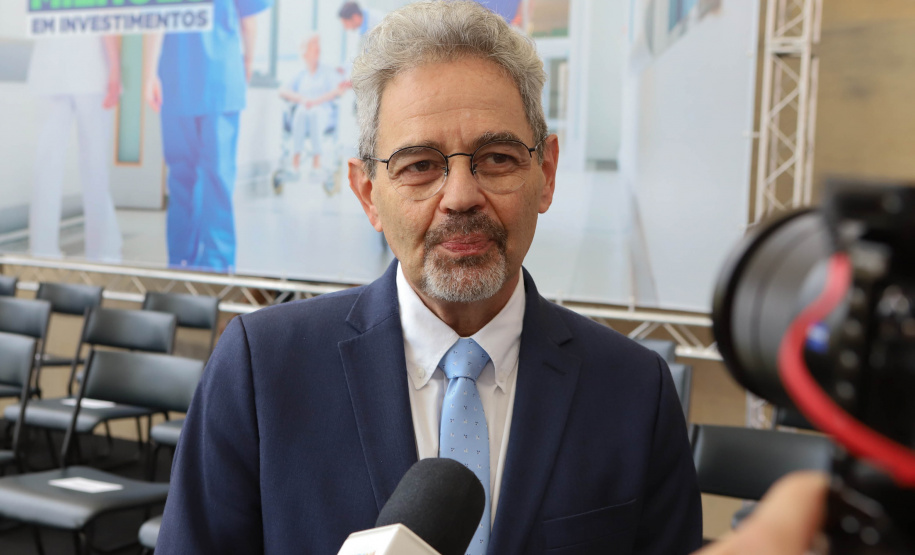 O governador Carlos Massa Ratinho Junior assinou nesta sexta-feira (3) o repasse de R$ 99,5 milhões para investimentos em diversas áreas da saúde do município de Curitiba.