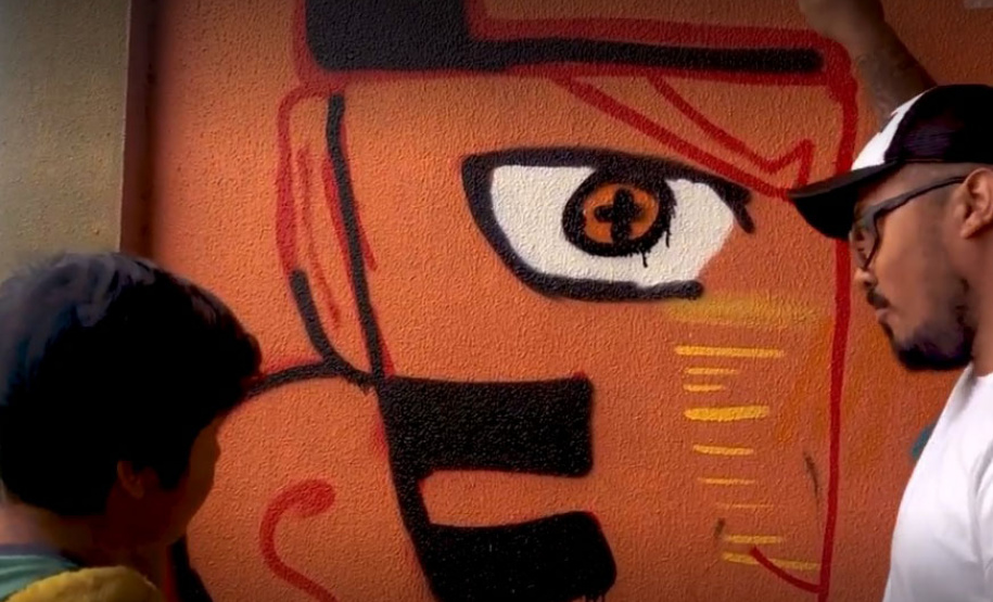 Oficina de grafitti estimula frequência escolar e fortalece cultura indígena em escola no oeste do estado