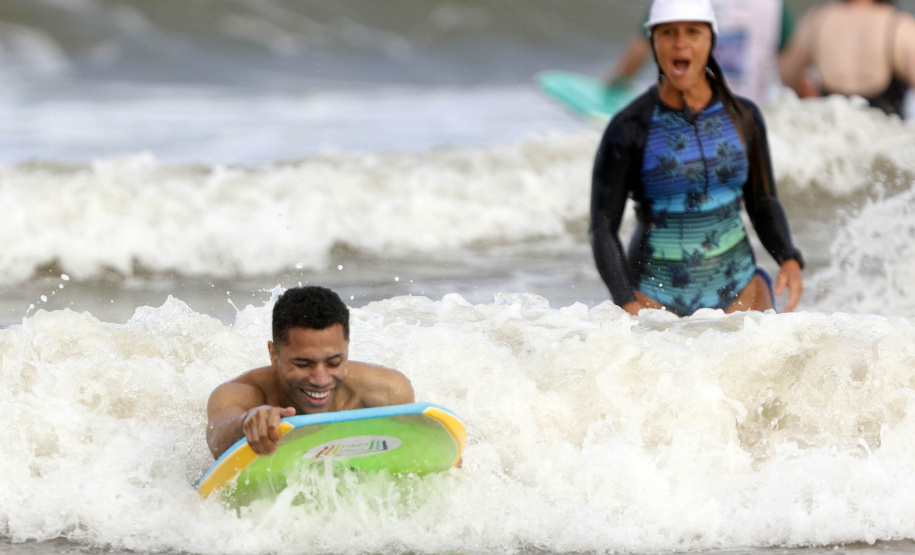 Fim de semana tem Beach Tennis e vivências inclusivas do paradesporto no Litoral