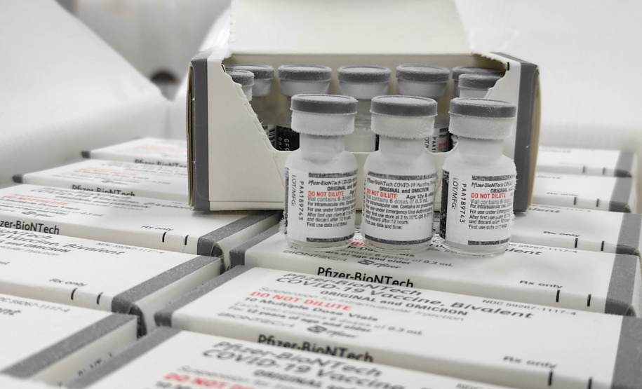 Saúde recebe novo lote de vacinas bivalente contra a Covid-19