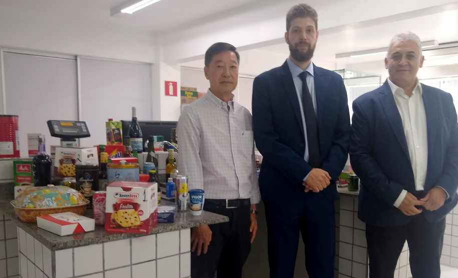 novo presidente do Ipem, Cesar Antonio Tuoto Silveira Mello. Na oportunidade, ele se apresentou aos servidores e conheceu os laboratórios do instituto