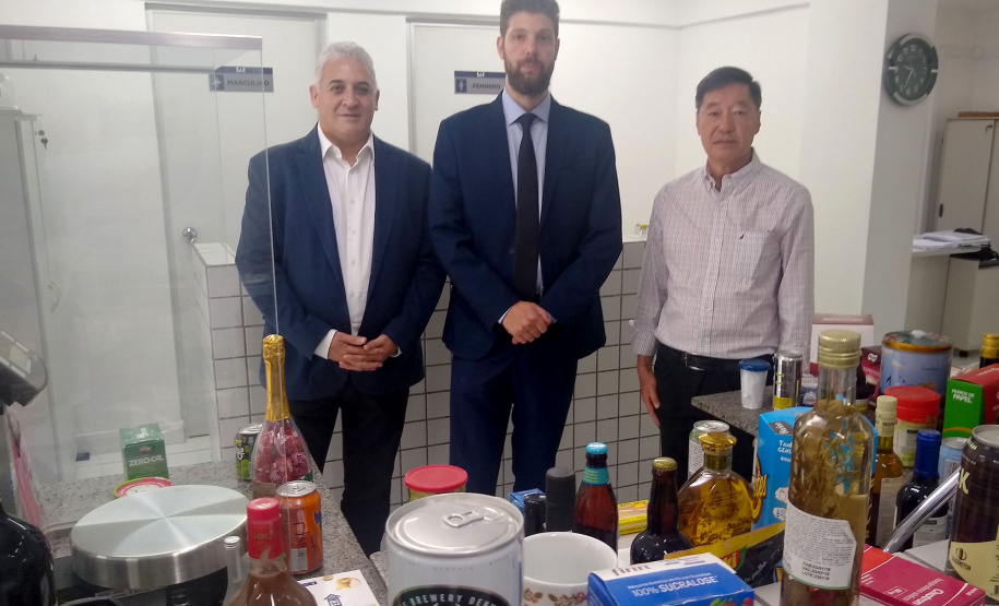 novo presidente do Ipem, Cesar Antonio Tuoto Silveira Mello. Na oportunidade, ele se apresentou aos servidores e conheceu os laboratórios do instituto