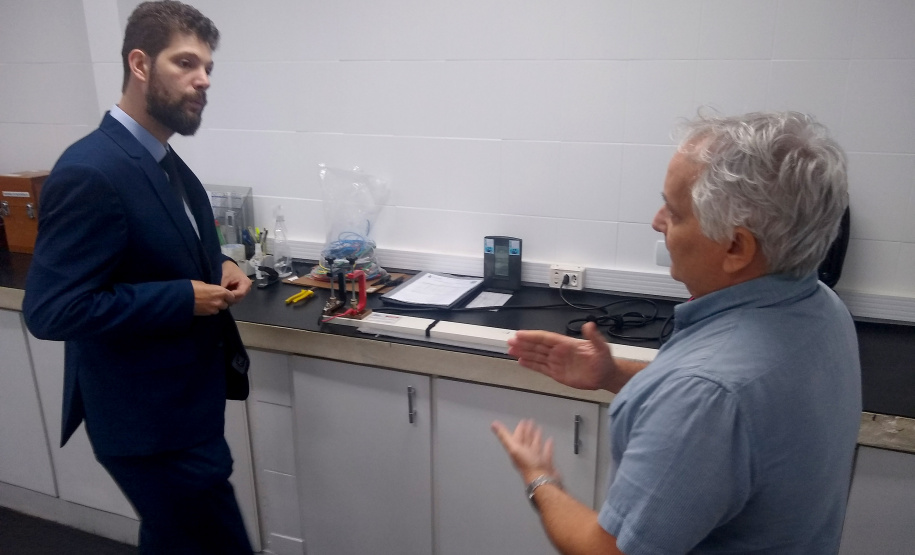 novo presidente do Ipem, Cesar Antonio Tuoto Silveira Mello. Na oportunidade, ele se apresentou aos servidores e conheceu os laboratórios do instituto