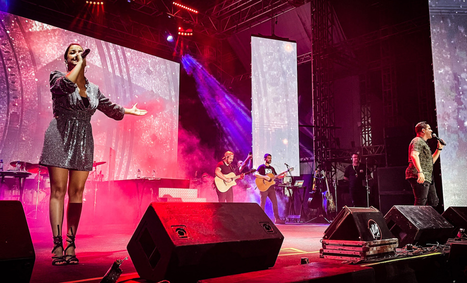 Show de Maria Cecília e Rodolfo em Matinhos
