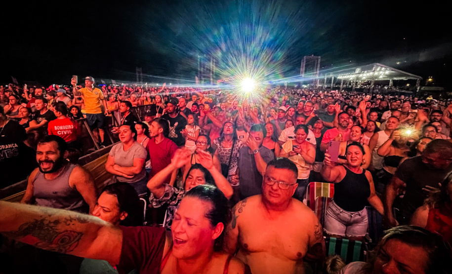 Show de Maria Cecília e Rodolfo em Matinhos