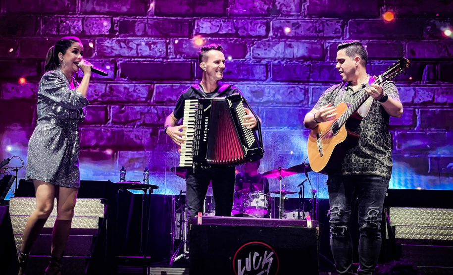 Show de Maria Cecília e Rodolfo em Matinhos