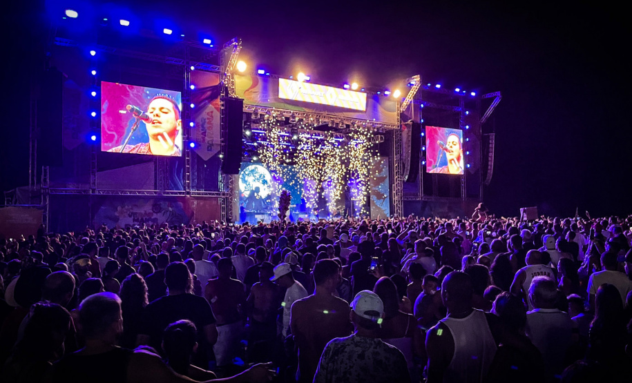 Show de Maria Cecília e Rodolfo em Matinhos