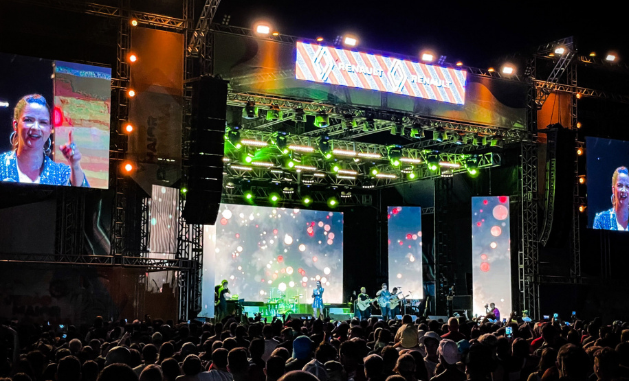 Show de Maria Cecília e Rodolfo em Matinhos