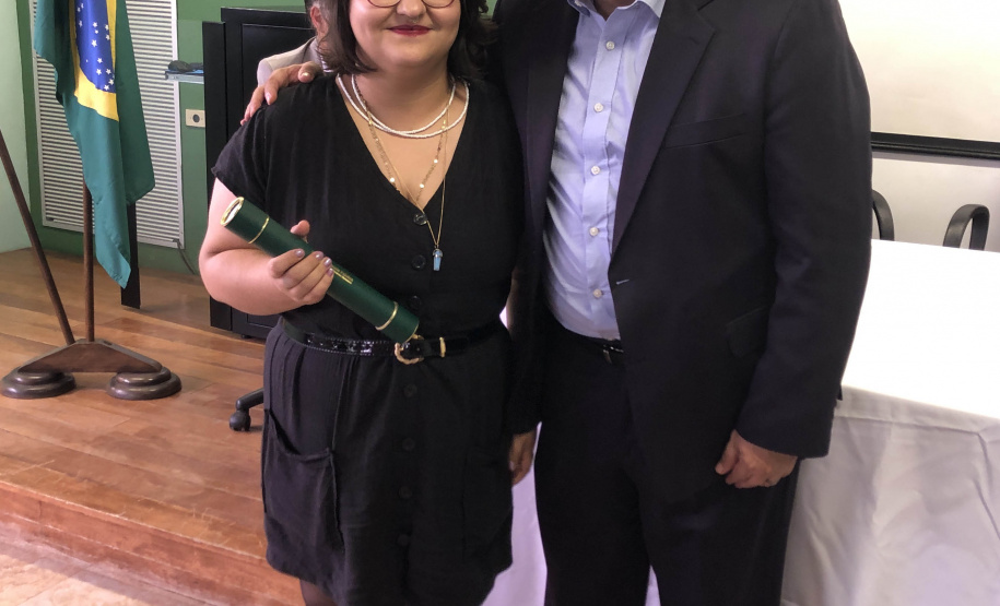 Escola de Saúde Pública forma oito novos profissionais em enfermagem obstétrica e multiprofissional em Saúde Mental