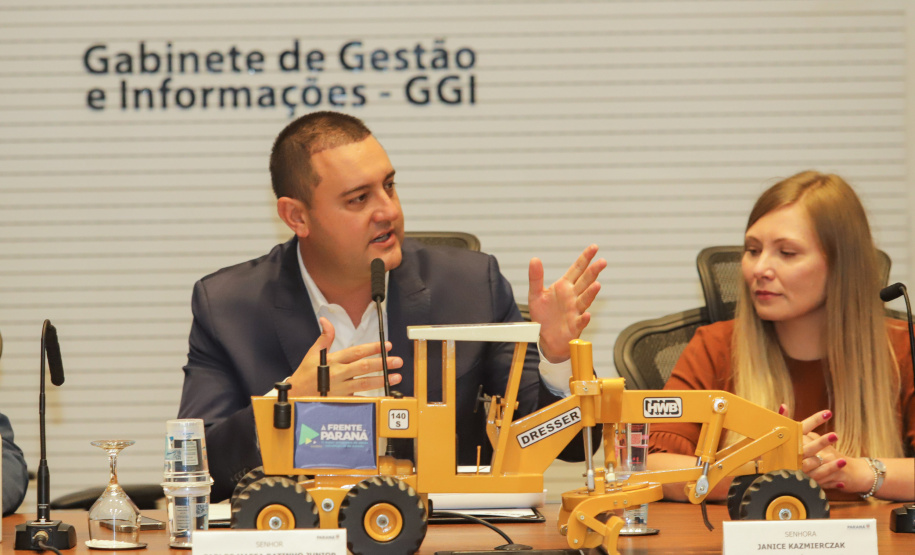 governador Carlos Massa Ratinho Junior anunciou nesta terça-feira (07) um pacote bilionário de investimentos em infraestrutura em diversas regiões do Paraná.