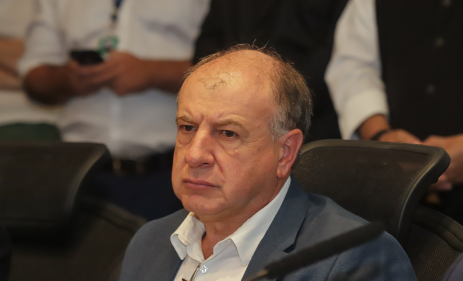 governador Carlos Massa Ratinho Junior anunciou nesta terça-feira (07) um pacote bilionário de investimentos em infraestrutura em diversas regiões do Paraná.