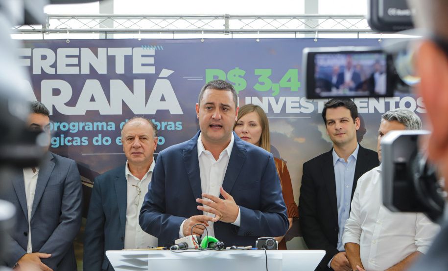 governador Carlos Massa Ratinho Junior anunciou nesta terça-feira (07) um pacote bilionário de investimentos em infraestrutura em diversas regiões do Paraná.
