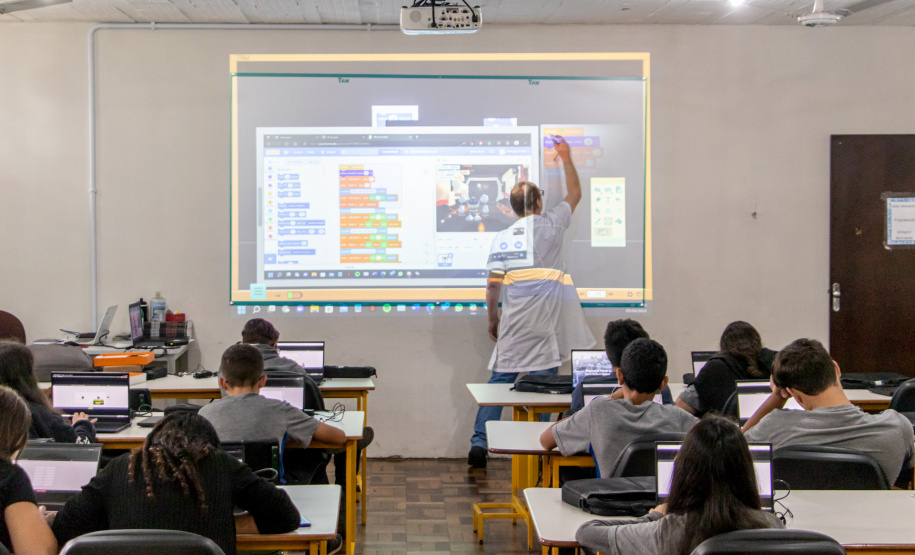 Censo Escolar: Paraná é líder do ranking nacional em oferta de computadores e conectividade