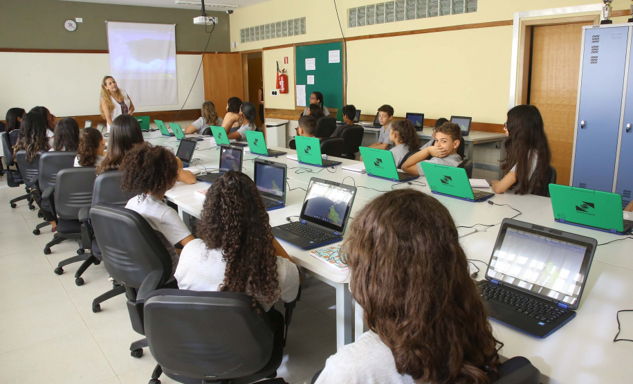 Censo Escolar: Paraná é líder do ranking nacional em oferta de computadores e conectividade