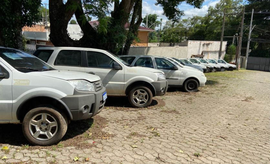 Governo promove leilão de veículos e sucatas de automóveis