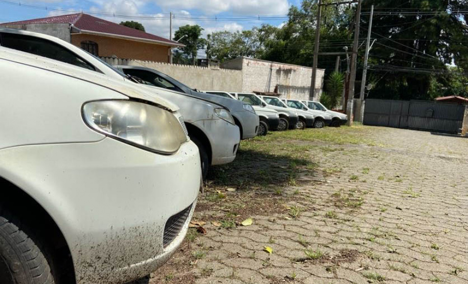 Governo promove leilão de veículos e sucatas de automóveis