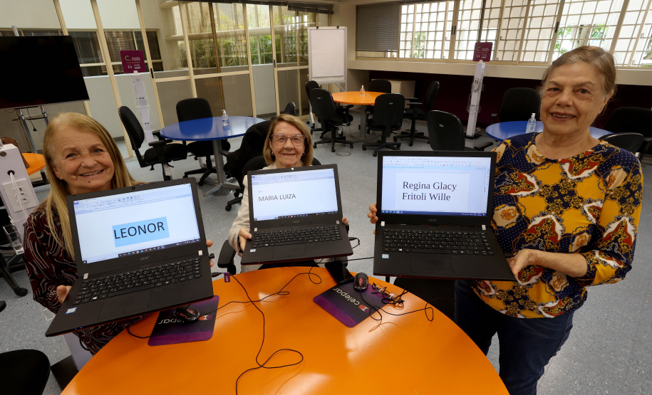 Ação da Celepar, inclusão social e digital de idosos é premiada e se torna referência no País