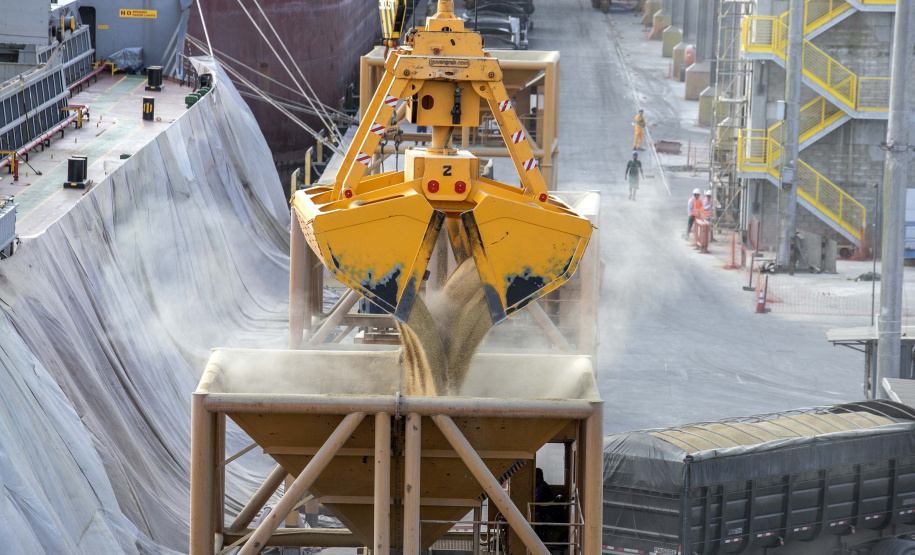 Movimentação Janeiro Portos PR