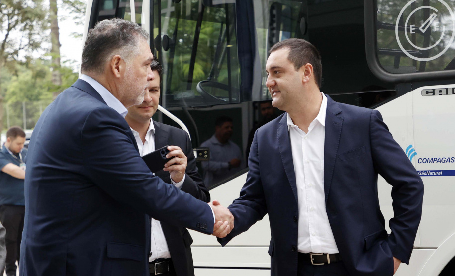 Apresentação do ônibus a gás