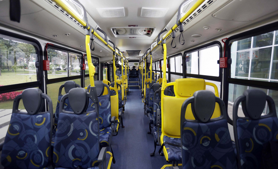 Apresentação do ônibus a gás