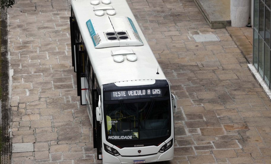 Apresentação do ônibus a gás