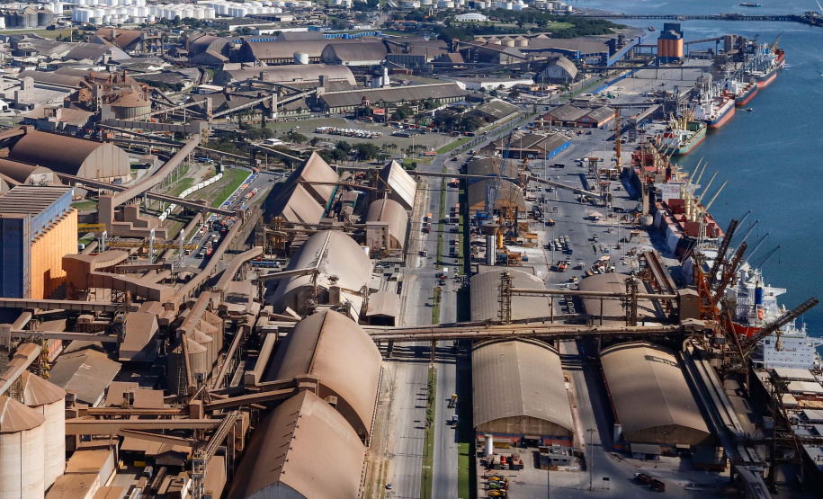 Movimentação Janeiro Portos PR