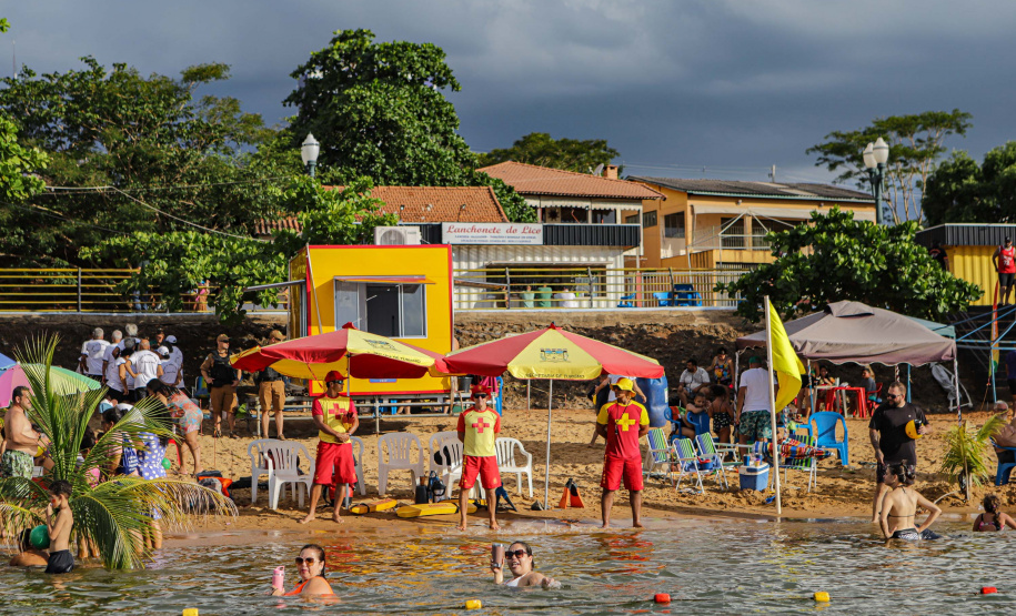 Corpo de Bombeiros faz mais de 150 mil ações preventivas durante o Verão Maior Paraná